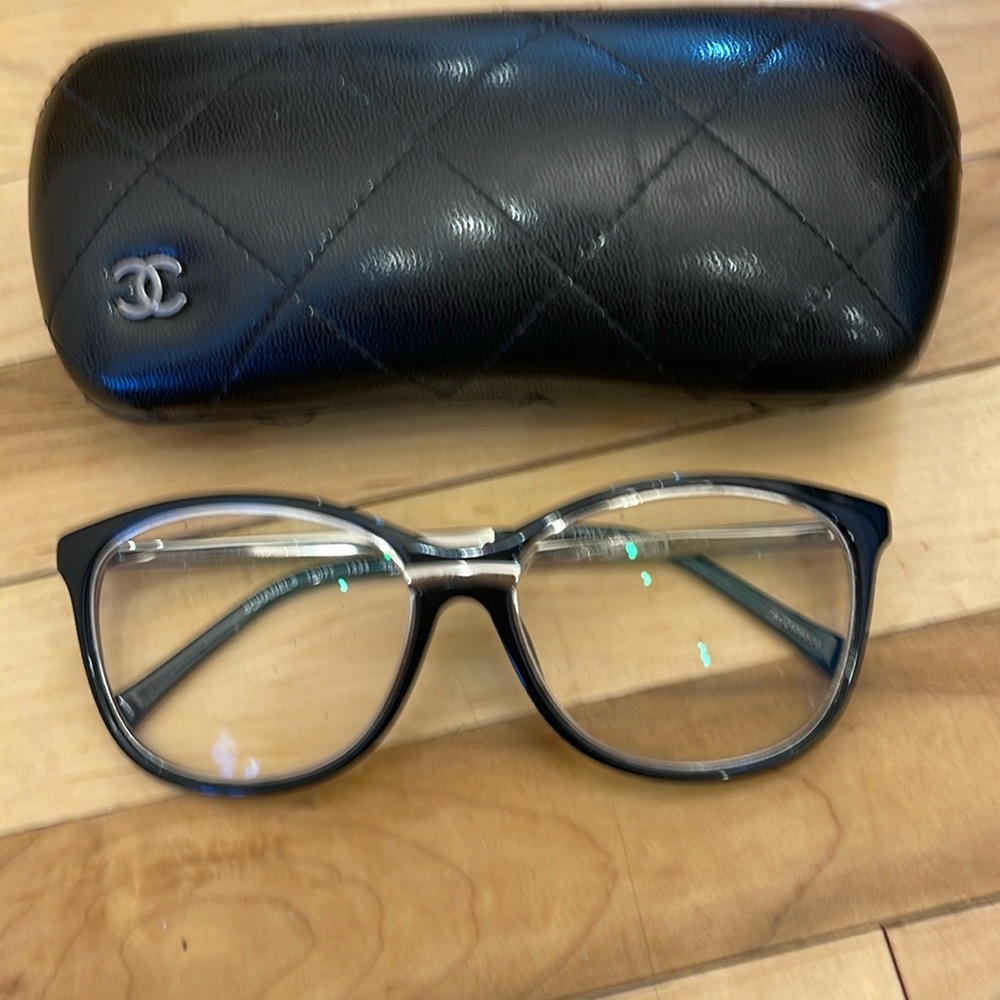 Chanel authentic frames blackk/silver with originalal case. bNWOT